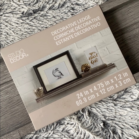 Studio Decor - Picture 2 of 2